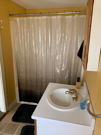 Bathroom - Apartment Close to Campus