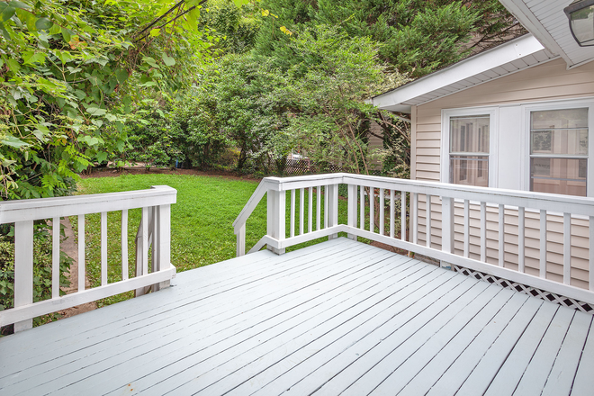 Backyard Deck off Kitchen - Lovely Home: 4 BD, 3 Full Bath, 3 Car Parking, Large Yard, All The Amenities