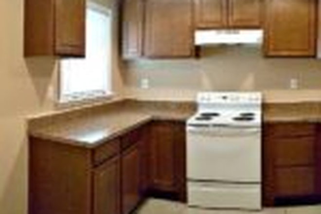 Kitchen- Unit A - ODUrent Offers 1033 W 38th St Duplex