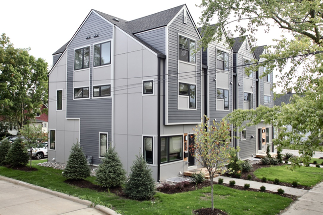 Exterrior - 143 Hill St.-6 BDRM 3.5 BTHRM Townhome