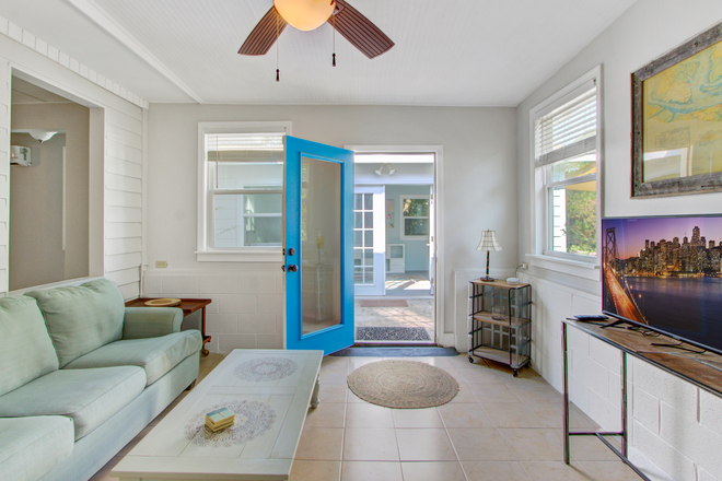 Apartment - Botanic Garden Apartment w/ Detached Office on James Island