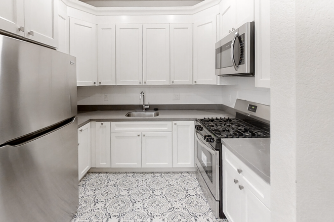 Kitchen - 1865 Euclid Ave - Summer Sublet, furnished 2 bedroom 1 bath, max 3 occupants Apartments