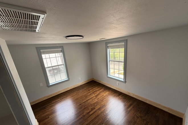 Bedroom - 1 Bedroom Apartment - Walkable to Rice University in Historic Boulevard Oaks