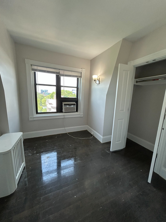 Bedroom - 2 Bed Available 6/1/26!! *CONTACT NOAH 603-470-8181 Apartments