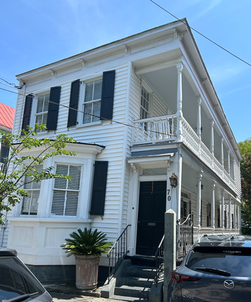 Outside street view of entire house - Room available for sublease in Charleston house close to MUSC