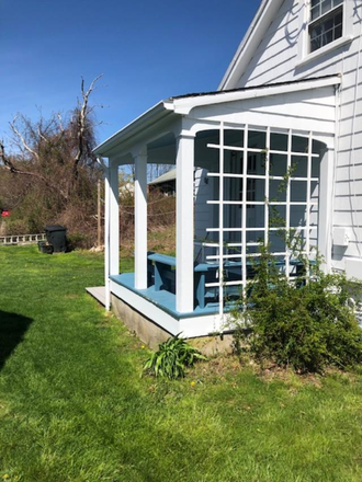 Side porch - Another Cozy Cottage To Rent In The Scarborough Area December to May House