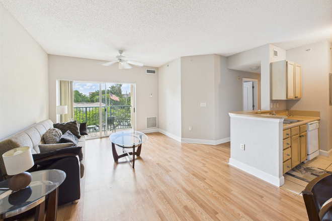 Fully Furnished 2 bedroom 1 Bath near UM - Spacious 2/1 unit in South Miami - great amenities assigned parking - close to UM