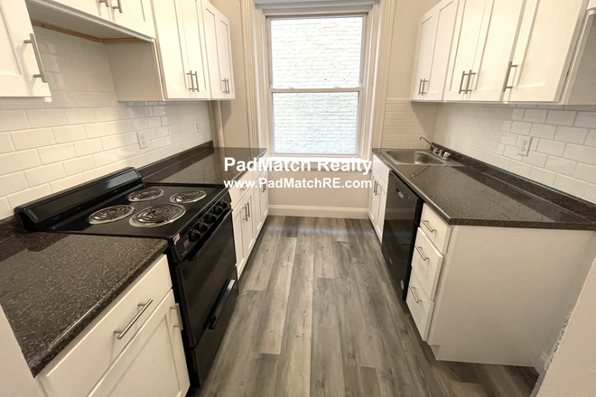 ! - JUST RENOVATED 2 bedrooms with dishwasher and beautiful kitchen!HT/HW incl,reduced fee!Ref#15003 Apartments