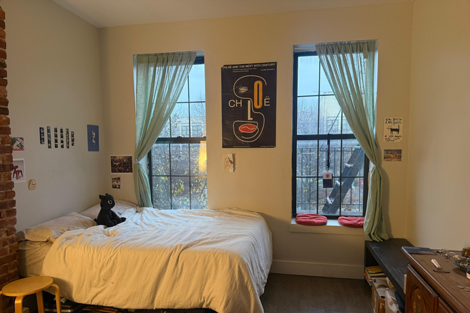 bedroom - Winter Room Sublet in Cozy 2bd apartment next to the L train