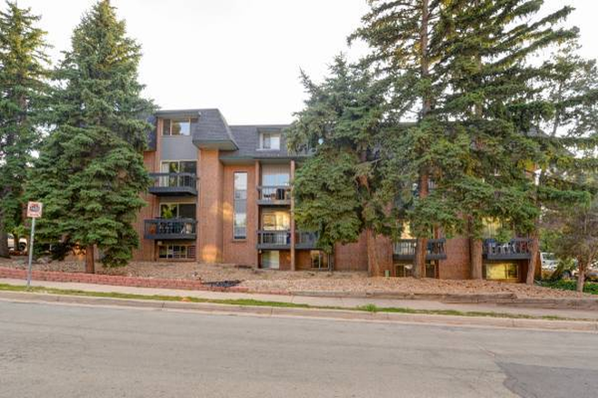 Exterior - Charming 3 Bedroom, 1.5 Bathroom on The Hill