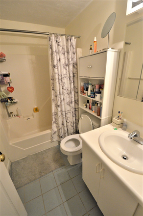 2 Bed Split - 58 Hemenway St. - NO Broker's Fee!!  -  AVAIL 9/1 - SPACIOUS, WELL LIT, UPDATED 2 BR SPLIT on HEMENWAY Apartments