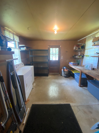 Utility and Laundry Room - 4bed/2bath rooms for rent House