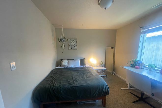 Available Room Angle 2 - 1 BR Available in 4 BR/2.5 BTH house in peaceful neighborhood