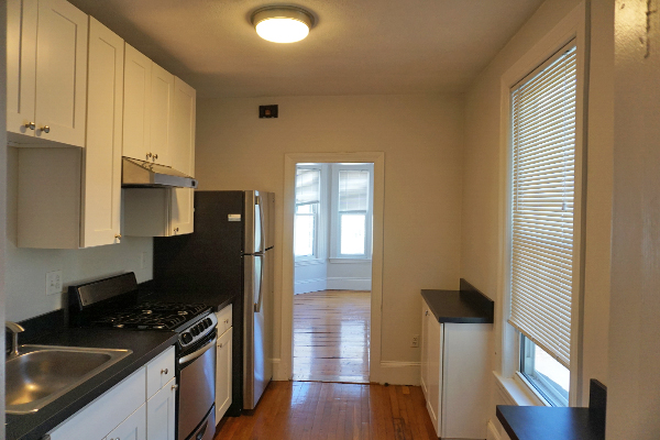 Kitchen - Amazing 2 Bed 2 Bath! Apartments