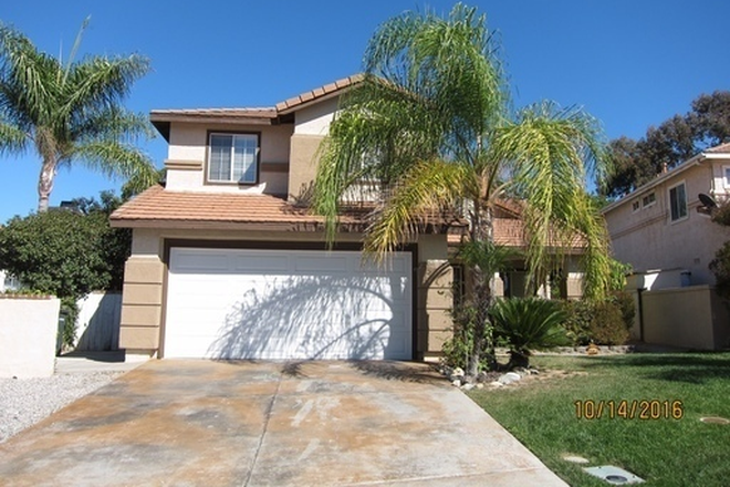  - WONDERFUL 3 BEDROOM/2.5 BATHROOM HOME IN TEMECULA! ONLY $3,095/mo!
