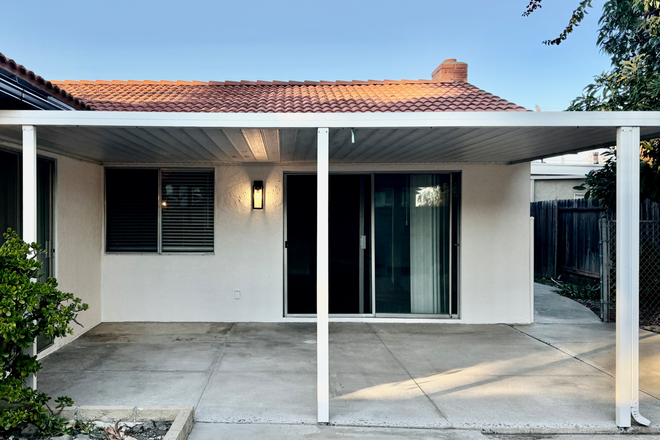 Backyard Patio - E La Veta Ave, Orange, CA 92866 House