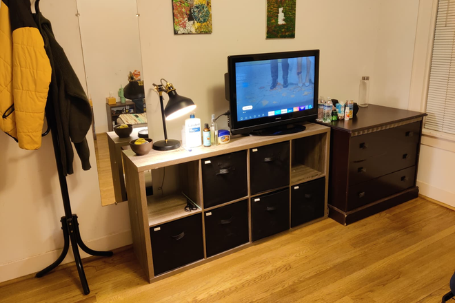 Available furnished room - 1722 Sunset Blvd Townhome