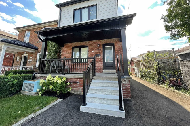 Exterior - Upper Unit, 3 Bedrooms, 1 bath Duplex