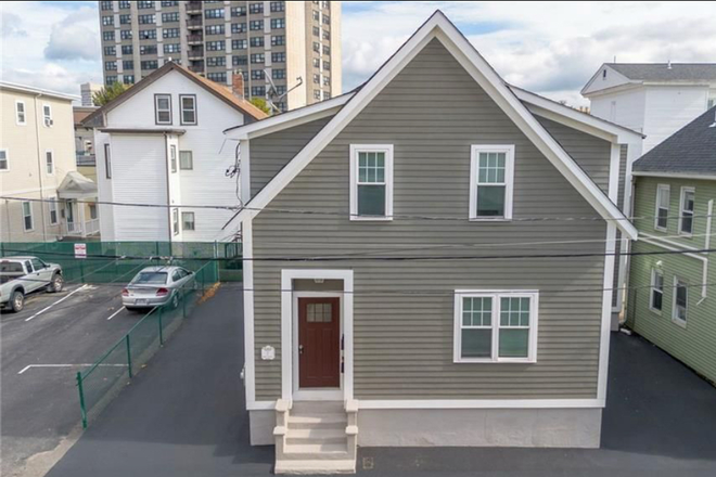 Home & Driveway - Federal Hill Apartment