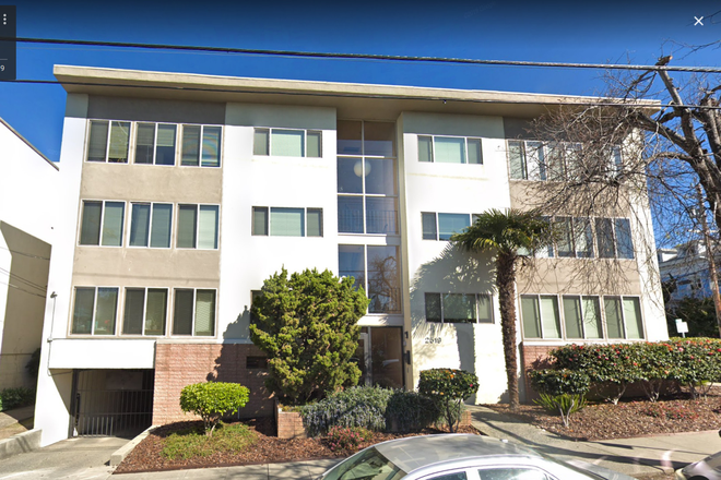 Building - Spacious 2 Bed,1 Bath, can accommodate up to 5 people comfortably Apartments
