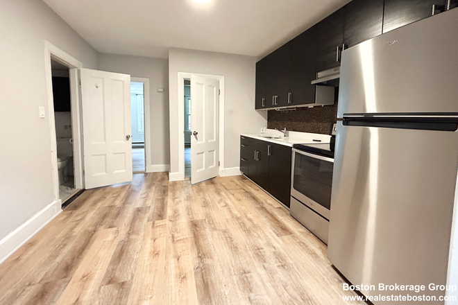 Kitchen - 3 bed on Warwick right near Northeastern! Apartments