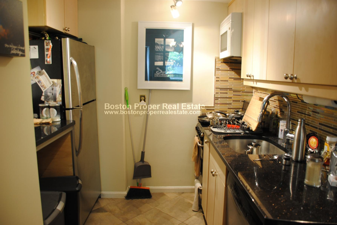 A - FRONT FACING ON MARLBOROUGH STREET Condo