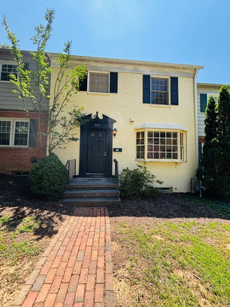  - 3 Bedroom 2.5 Bath Townhouse