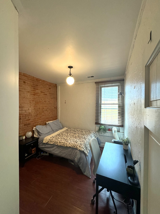 Bedroom - Cute unique unit near Pearl Apartments