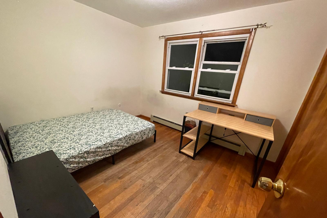 Bedroom. Option to keep furnishing - Space still available - 2 Bedrooms in Single Family Home For Rent