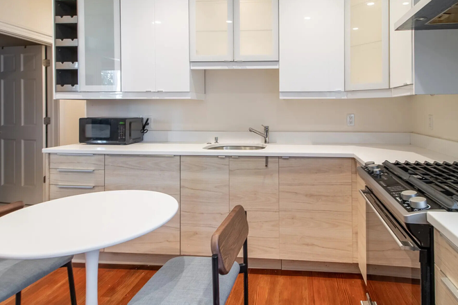 Call NOW for showings! 617-236-8600 - CAWFIELD STREET - AMAZING DORCHESTER 3 BED W/ LAUNDRY IN THE BUILDING! *AVAIL 9/01/2025* Apartments