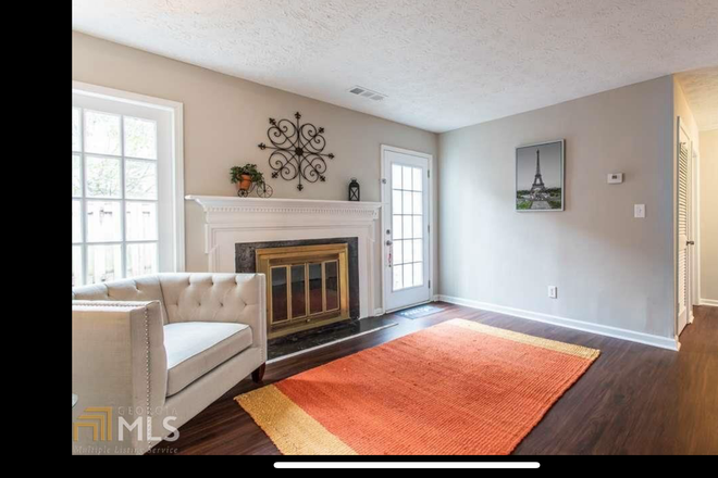 Bonus room - Townhouse 2/2.5 & bonus room