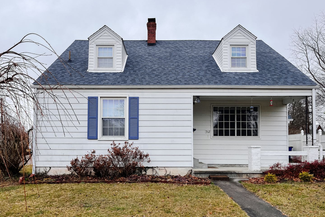  - 2 Bedroom, 1 Bath Apartment off South Main