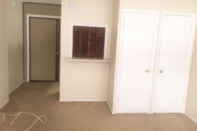 .Door separating hall from bedroom, kitchen window (wooden shutters), closets - Walking distance GW, JHopkins, Georgetown.Great price.Mint. Amenities. Ideal med, law, grad student Apartments