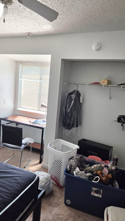 Bedroom - Tremont Student Living