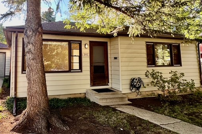 front of house - Home close to campus