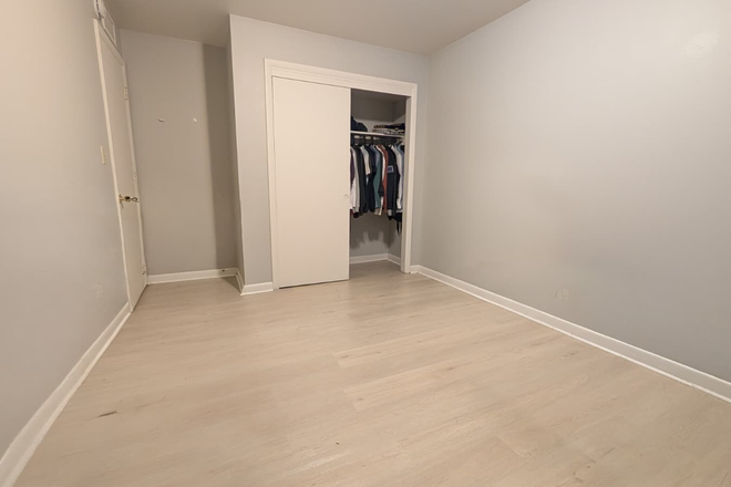 Spacious closet in bedroom - 843 Hartford Street, 5 mins from campus! Apartments
