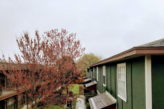 A view from the outside - College Main Apartments