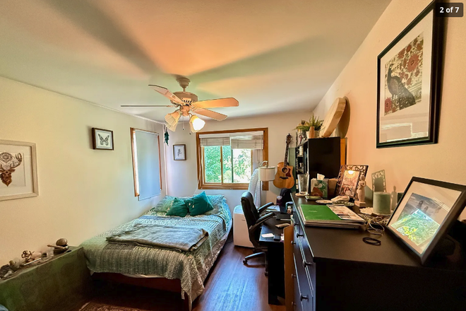 Available Bedroom - Room in a Beautiful Home — Art, Vaulted Ceilings, Stained Glass, All Utilities Paid