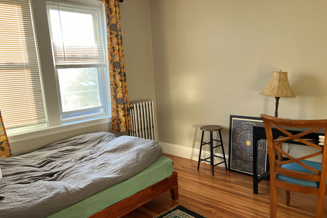 Bedroom - Summer sublet: Gorgeous sunny 1-bedroom by Davis Sq/Porter Sq Apartments