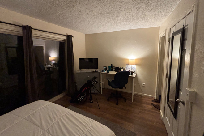 Bedroom - University townhouses