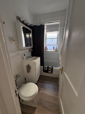 bathroom - Beautiful Fully Furnished Apartment, sublease for summer !