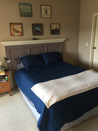 Bedroom w/Queen Size Bed - Clairemont Homestay,