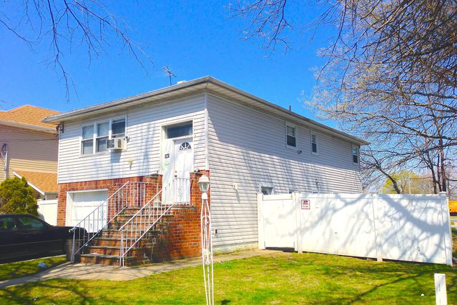  - Beautiful House Next To Campus