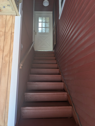 Entrance - Upper floor 2 bedroom large apartment