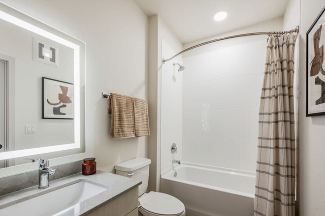 Private bathroom with full shower/tub - UCF Summer Sublease – Private Room and Bathroom, Fully Furnished, Great Location Apartments