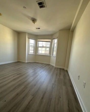 Empty Bedroom - 1734 Monument Street Triplex