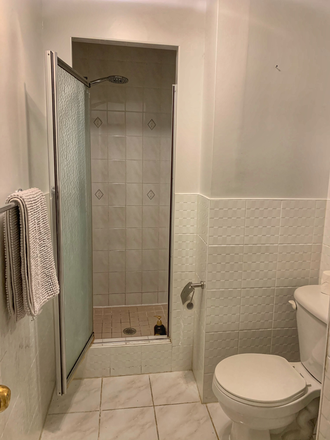 Bathroom - Furnished private BR in Victorian House. 5min walk to UofT