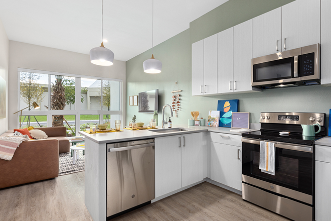 Kitchen - The Hub on Campus Apartments