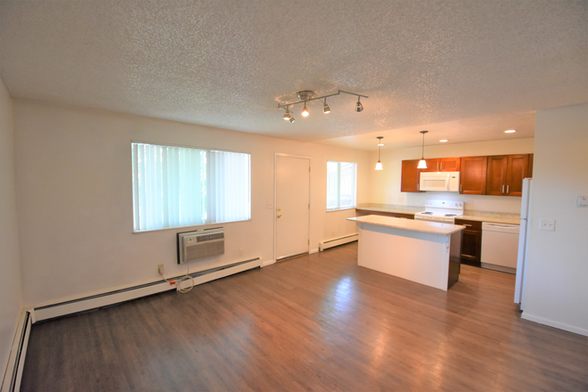 Unit #9 - 811 Marine St. (2BR/1.5BA) Apartments