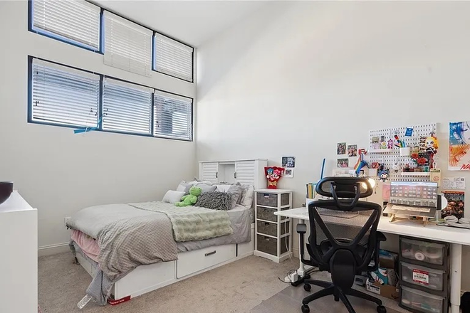 Master bedroom with bath - Iron House Condo